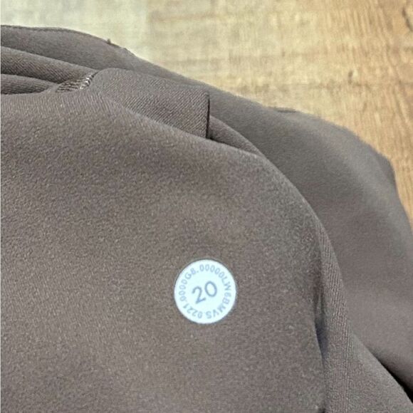 Lululemon Align Wide Leg Super-High-Rise Crop *23" size 20 - Picture 6 of 14